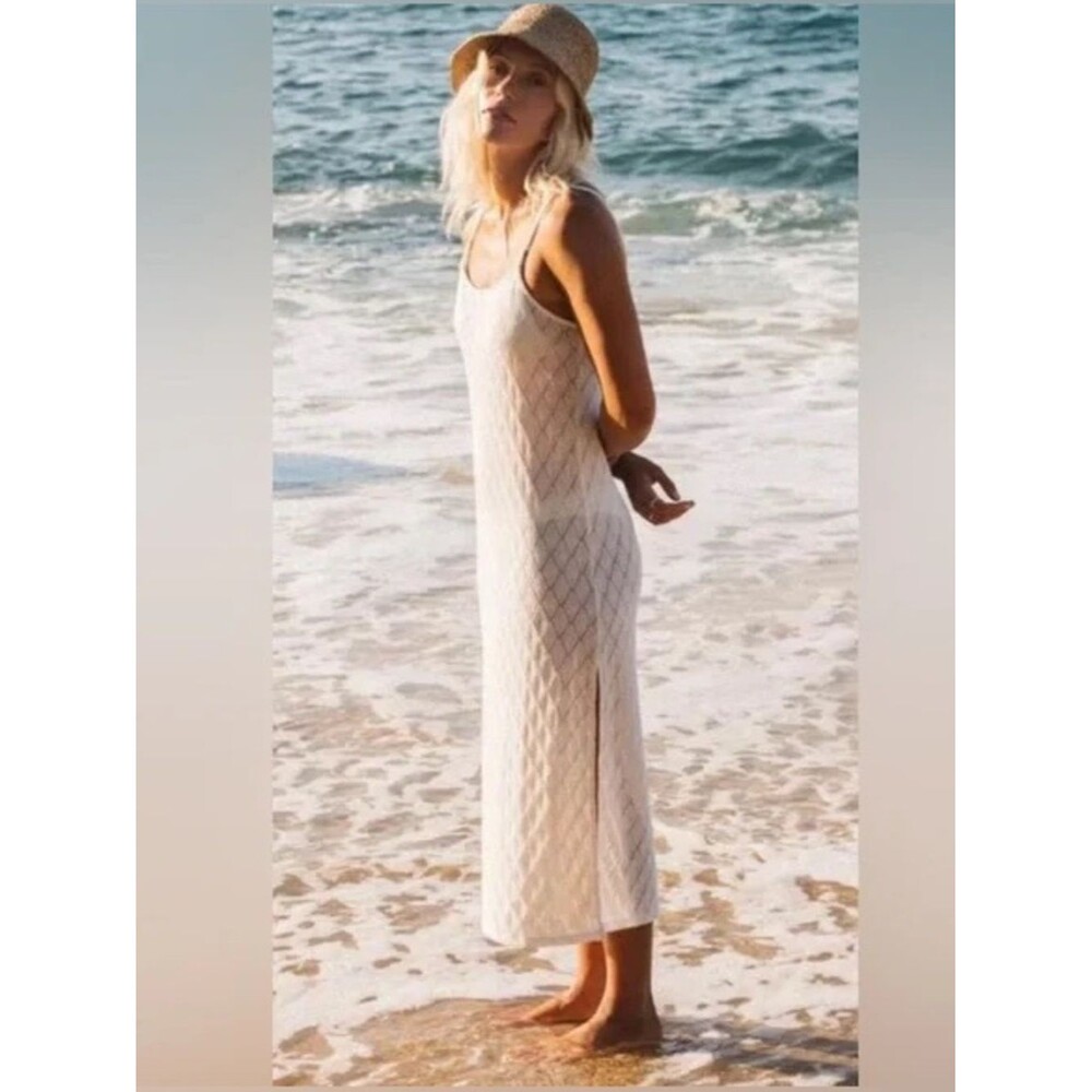 New Billabong Cream Knit Maxi Beach Coverup. Size Large (see measurements)